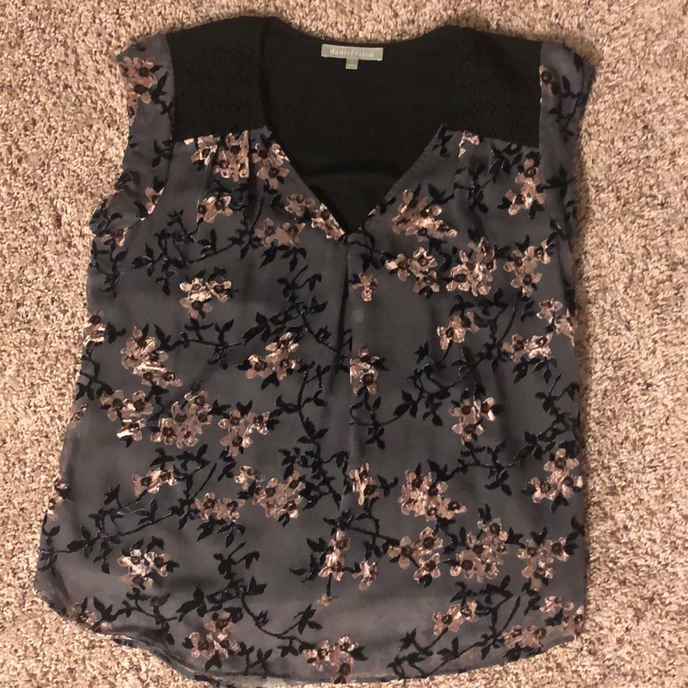Stitch fix - Daniel Rainn, medium shirt